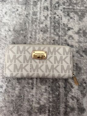 Michael Kors Beige White MK Zip Around Wallet with Gold Plate